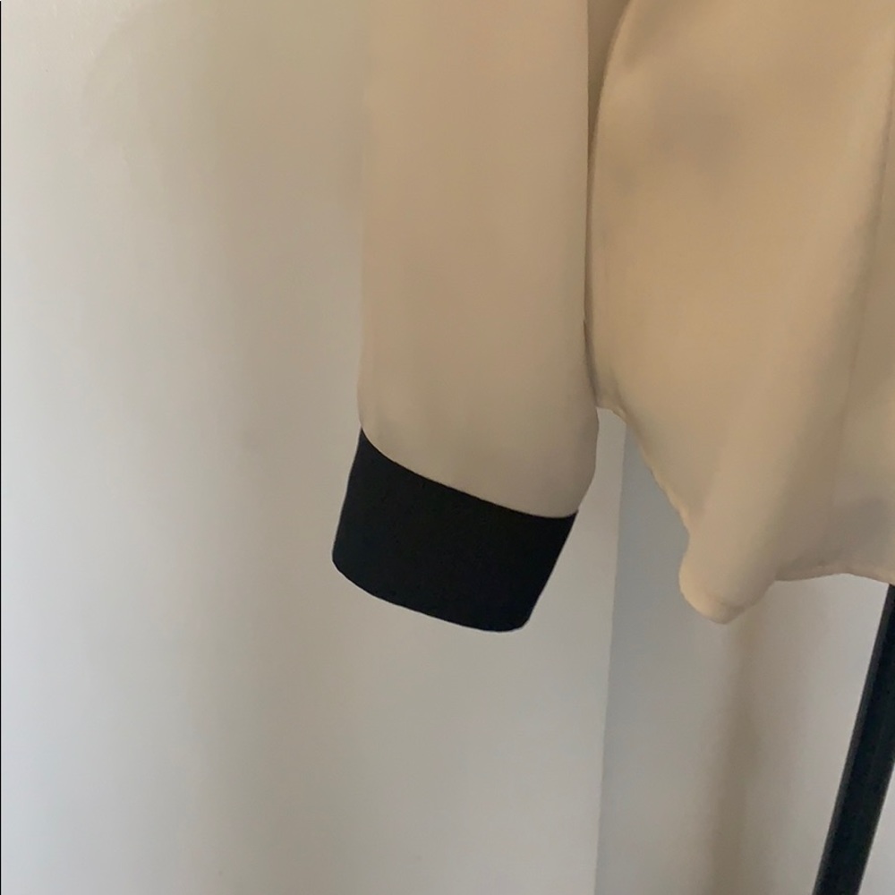 BCBG Paris Blouse - Picture 4 of 7